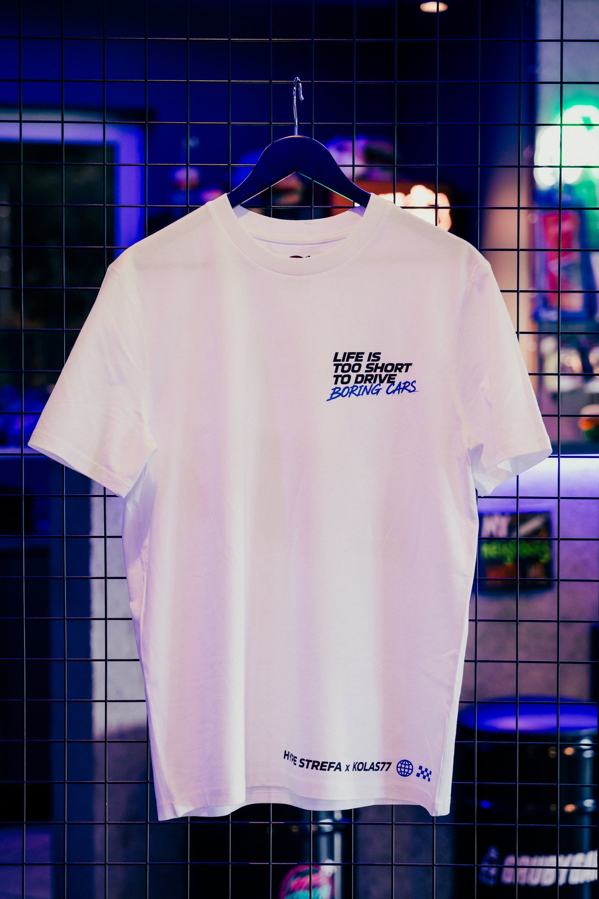 T-shirt Hype Strefa x Kolas77 biały